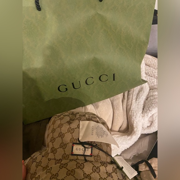 Reversible GG check bucket hat , brand new with tags ! - Picture 2 of 9